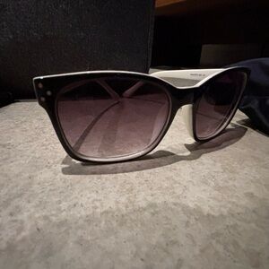 Vintage Oscar de La Renta Classic Black Cat-Eye Women's Sunglasses -